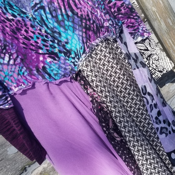 Boho Lightweight Abstract Vneck sweater coat - Picture 2 of 4